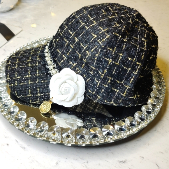 Tweed Camilla flower cap hat - Picture 6 of 6